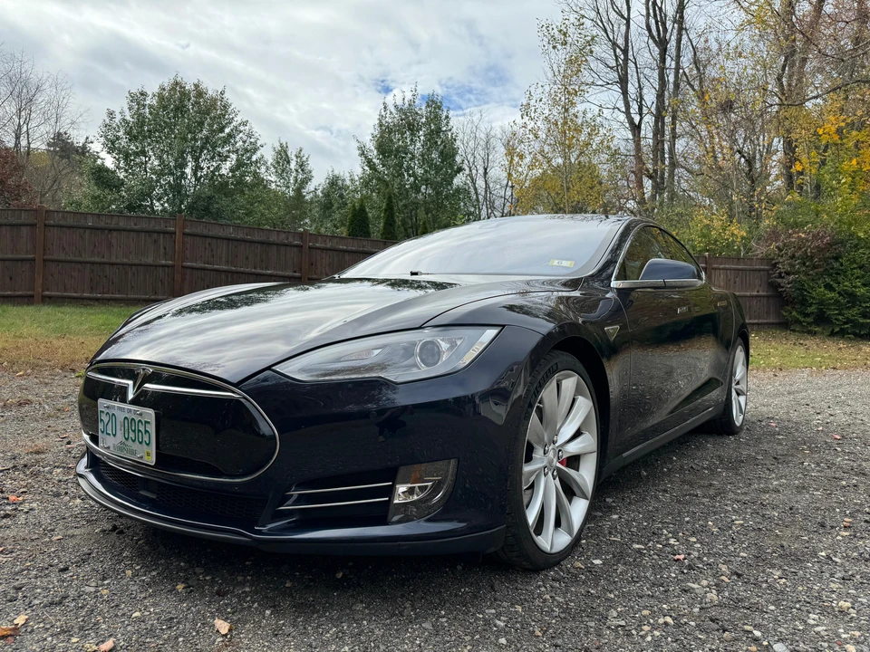 2014 Tesla Model S - Image 11 of 31