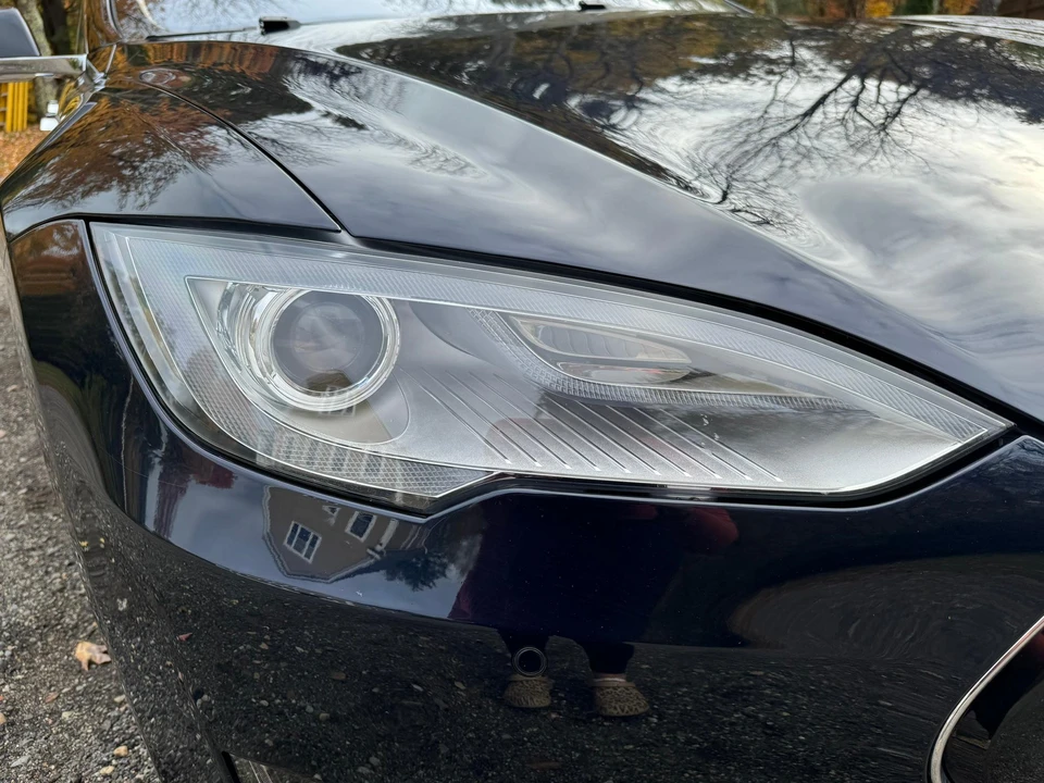 2014 Tesla Model S - Image 23 of 31