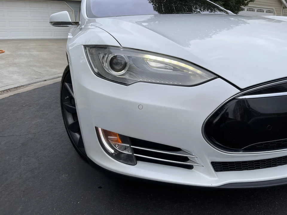 2014 Tesla Model S - Image 19 of 31