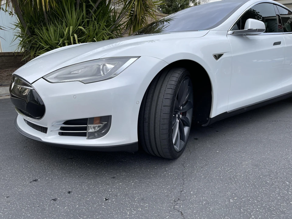 2014 Tesla Model S - Image 22 of 31
