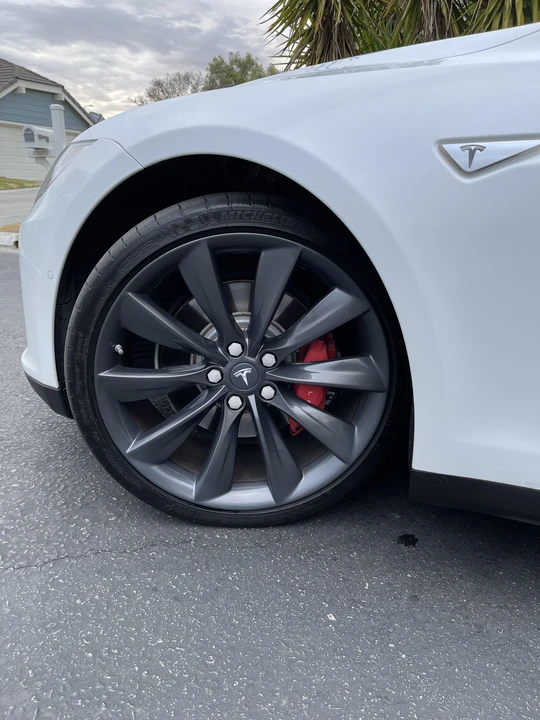 2014 Tesla Model S - Image 29 of 31