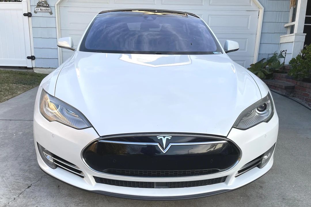 2014 Tesla Model S - Image 2 of 31