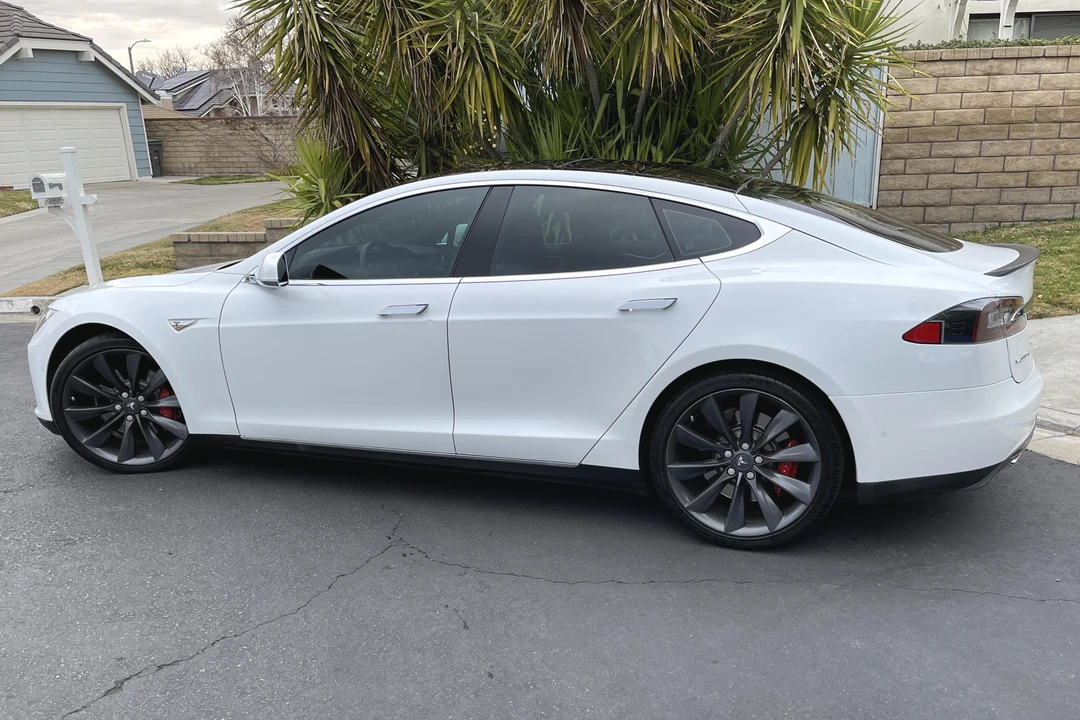 2014 Tesla Model S - Image 3 of 31