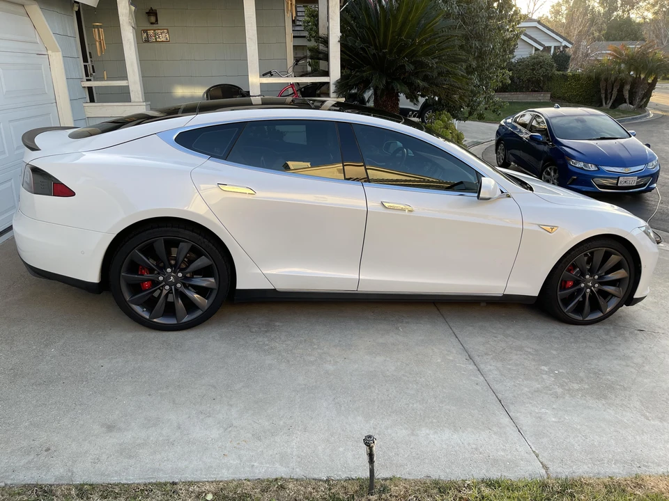 2014 Tesla Model S - Image 14 of 31