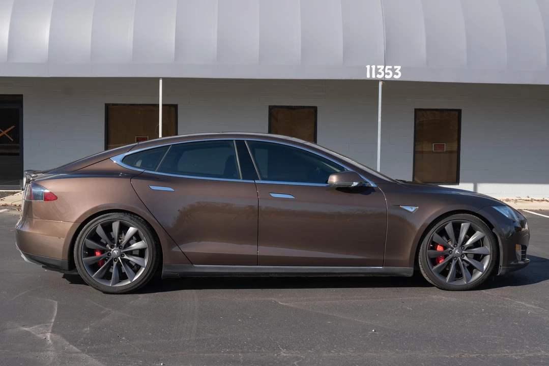 2014 Tesla Model S - Image 8 of 31