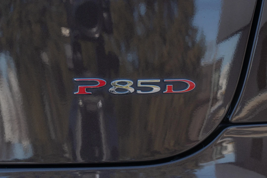 2014 Tesla Model S - Image 12 of 31