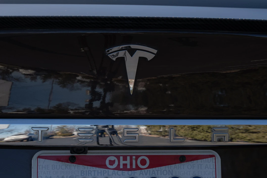 2014 Tesla Model S - Image 10 of 31