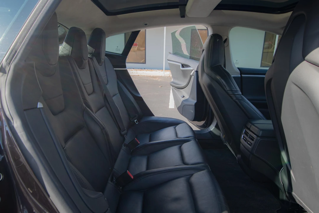 2014 Tesla Model S - Image 30 of 31