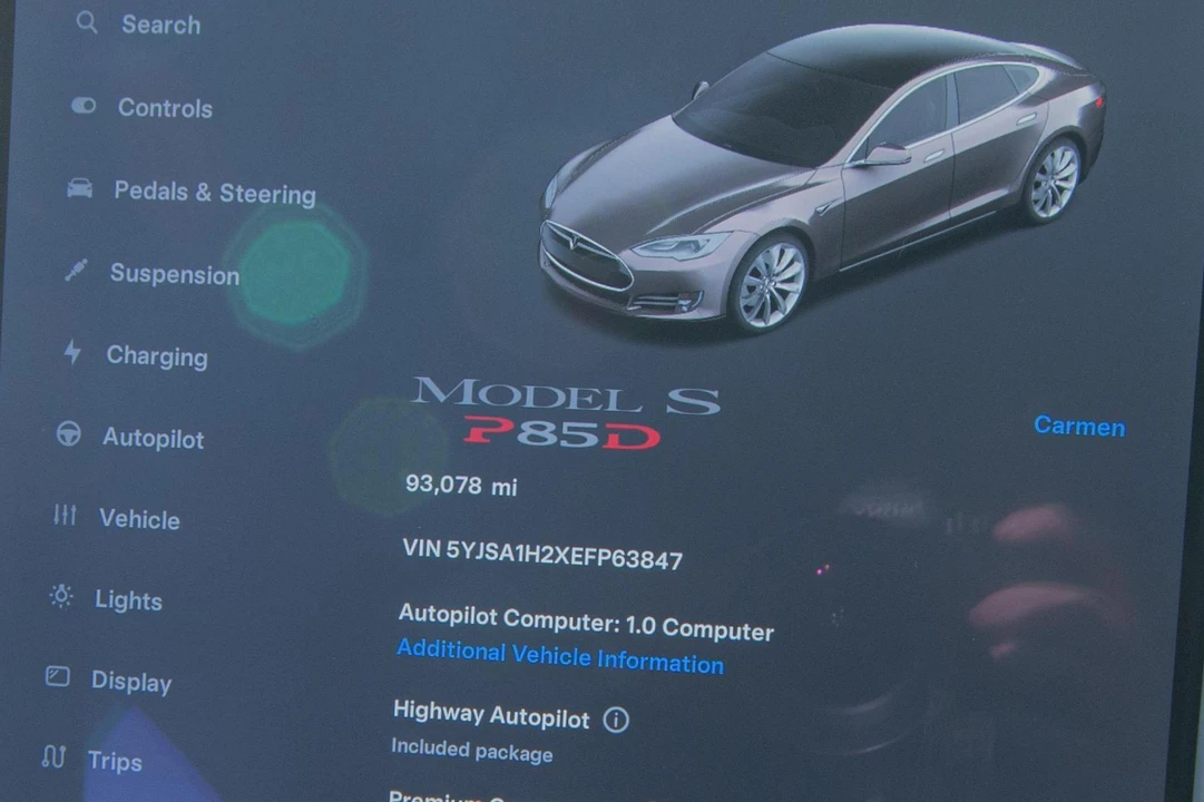 2014 Tesla Model S - Image 26 of 31