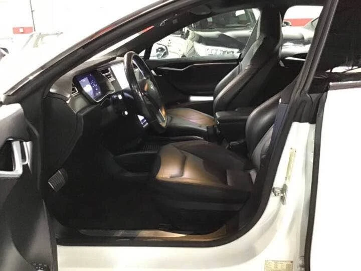 2014 Tesla Model S - Image 15 of 20