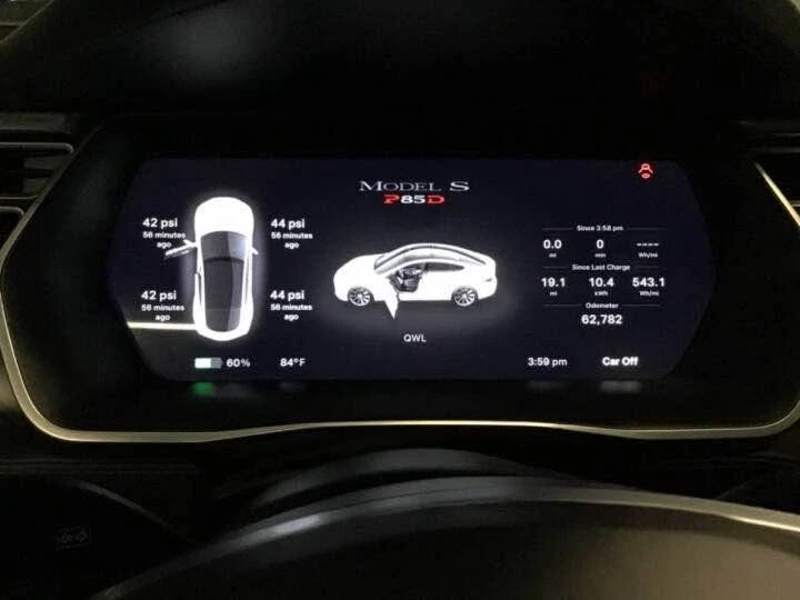 2014 Tesla Model S - Image 10 of 20