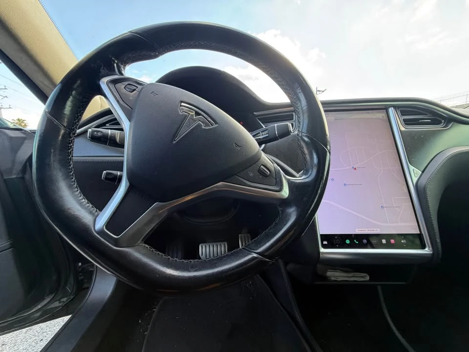 2014 Tesla Model S - Image 13 of 18