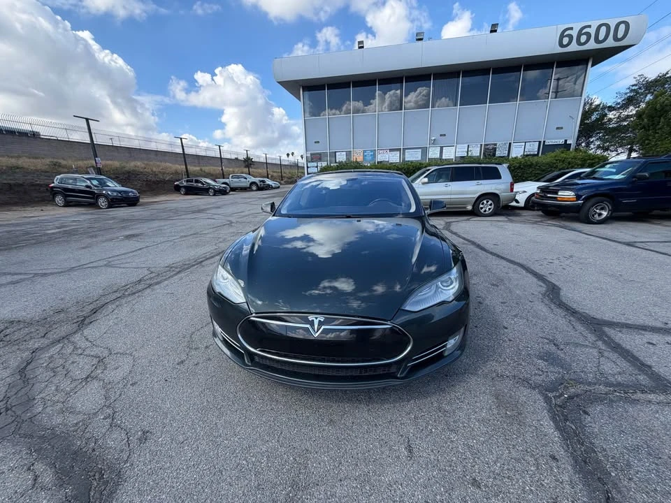2014 Tesla Model S - Image 2 of 18
