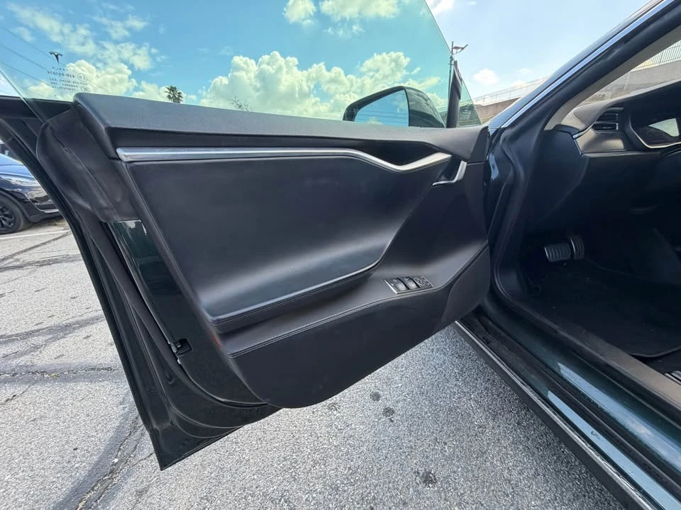 2014 Tesla Model S - Image 10 of 18