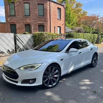 2014 Tesla Model S Signature Performance