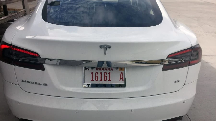 2014 Tesla Model S - Image 2 of 4