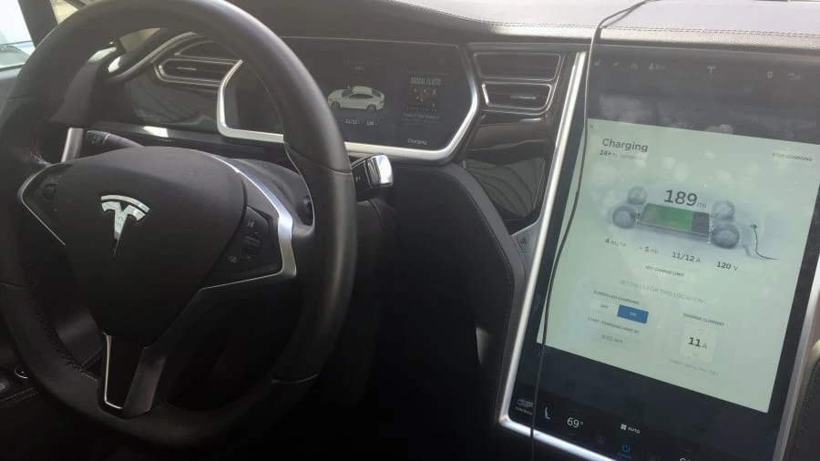 2014 Tesla Model S - Image 4 of 4