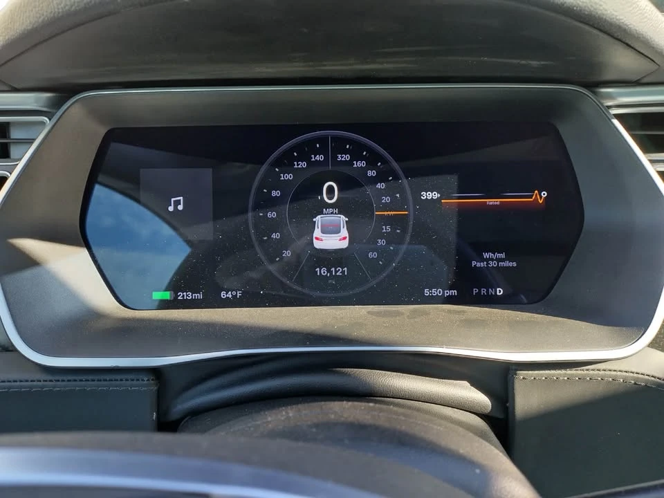 2014 Tesla Model S - Image 9 of 11