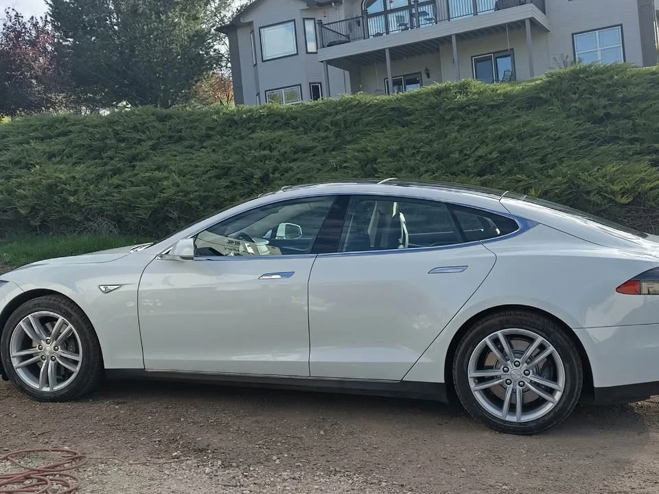 2014 Tesla Model S - Image 3 of 11