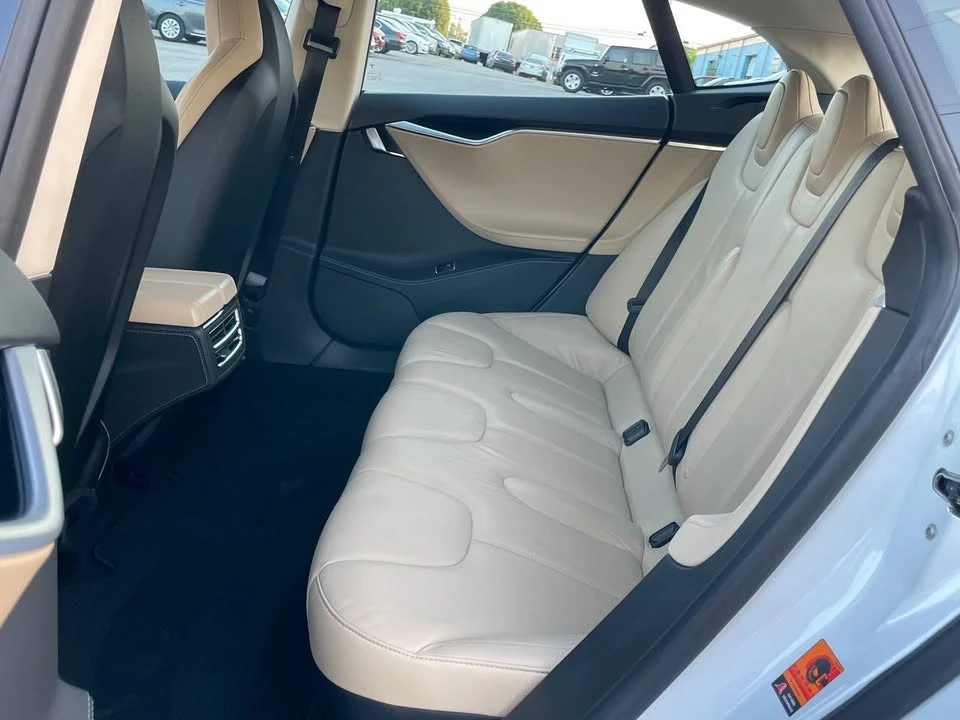 2014 Tesla Model S - Image 9 of 18