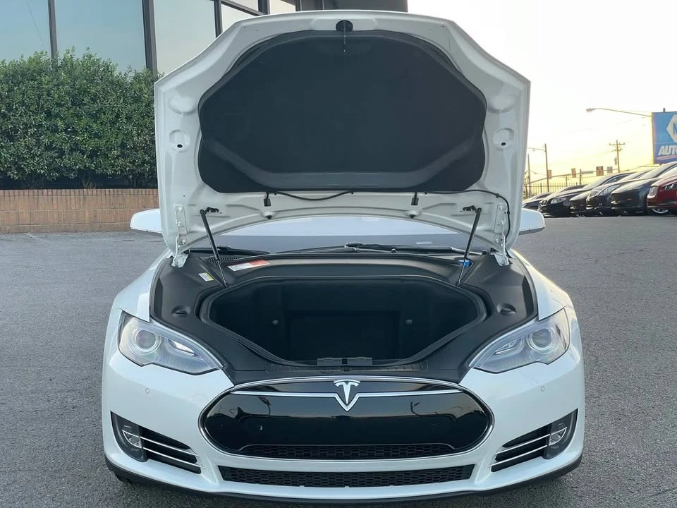 2014 Tesla Model S - Image 15 of 18