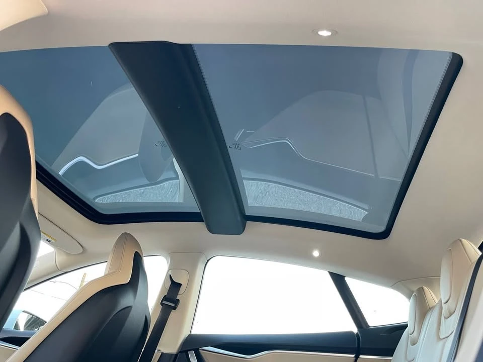 2014 Tesla Model S - Image 11 of 18