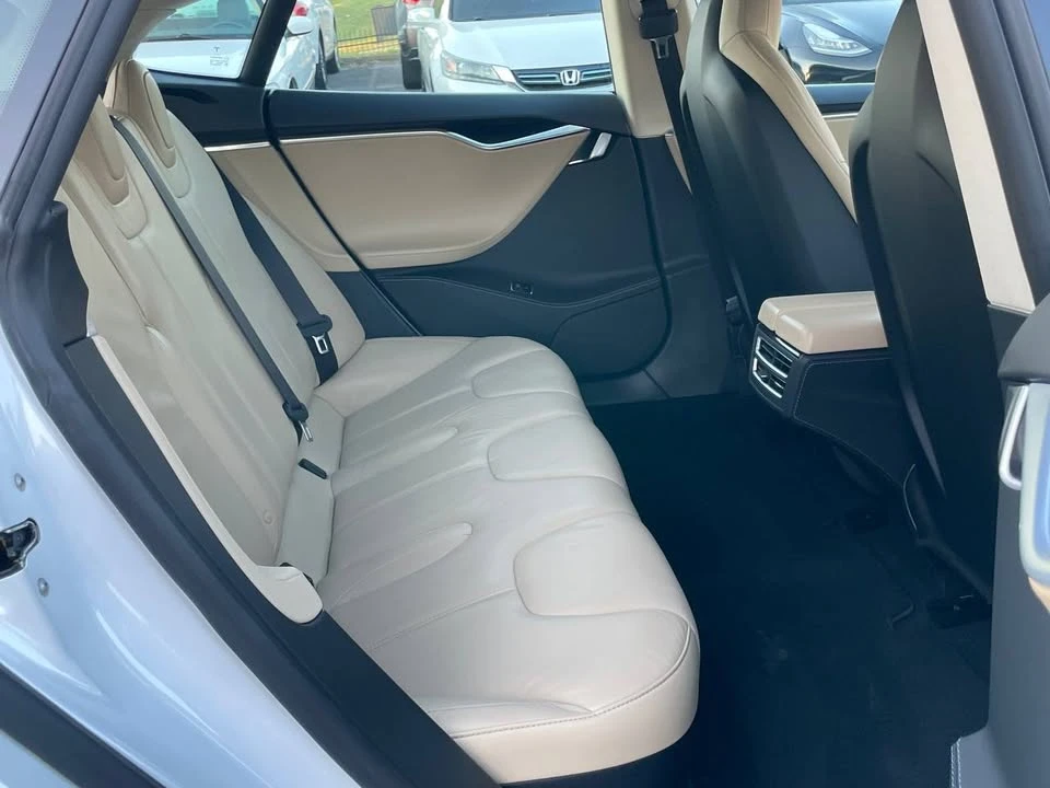 2014 Tesla Model S - Image 10 of 18