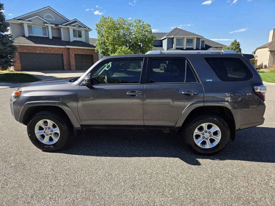 2014 Toyota 4Runner 5th Gen - Image 4 of 15