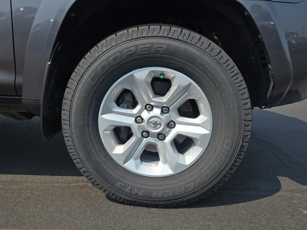 2014 Toyota 4Runner 5th Gen - Image 5 of 17