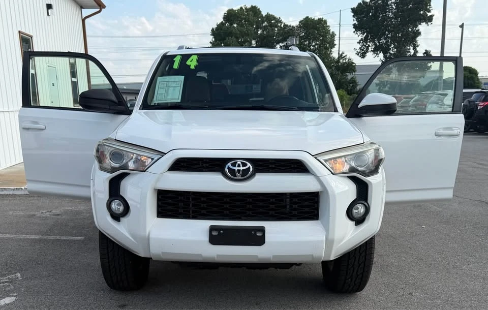 2014 Toyota 4Runner 5th Gen - Image 17 of 18