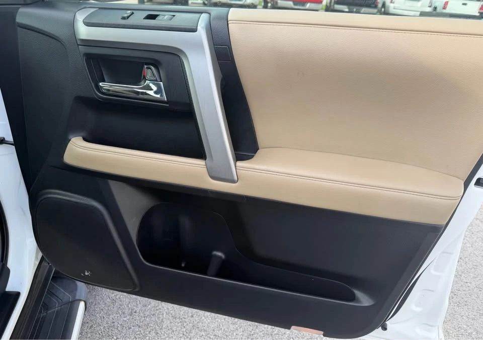 2014 Toyota 4Runner 5th Gen - Image 8 of 18