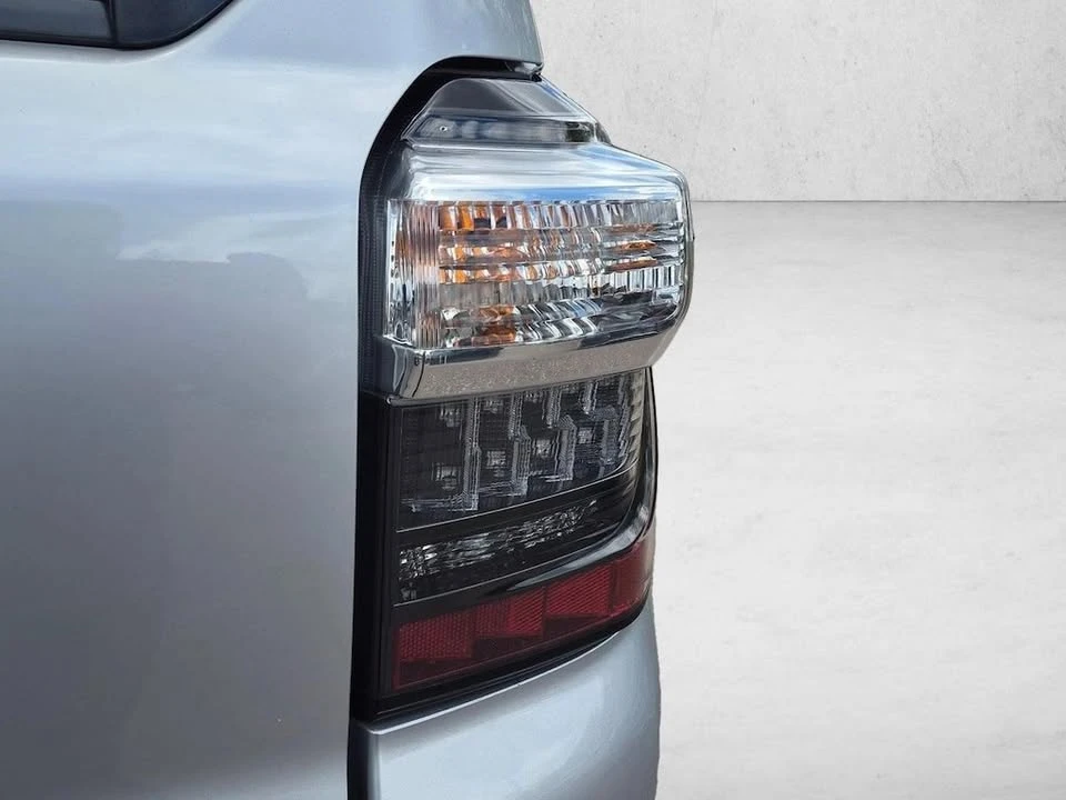 2014 Toyota 4Runner 5th Gen - Image 9 of 16