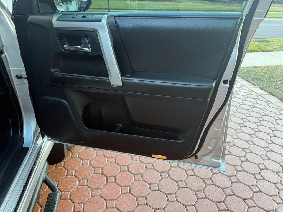 2014 Toyota 4Runner 5th Gen - Image 16 of 21