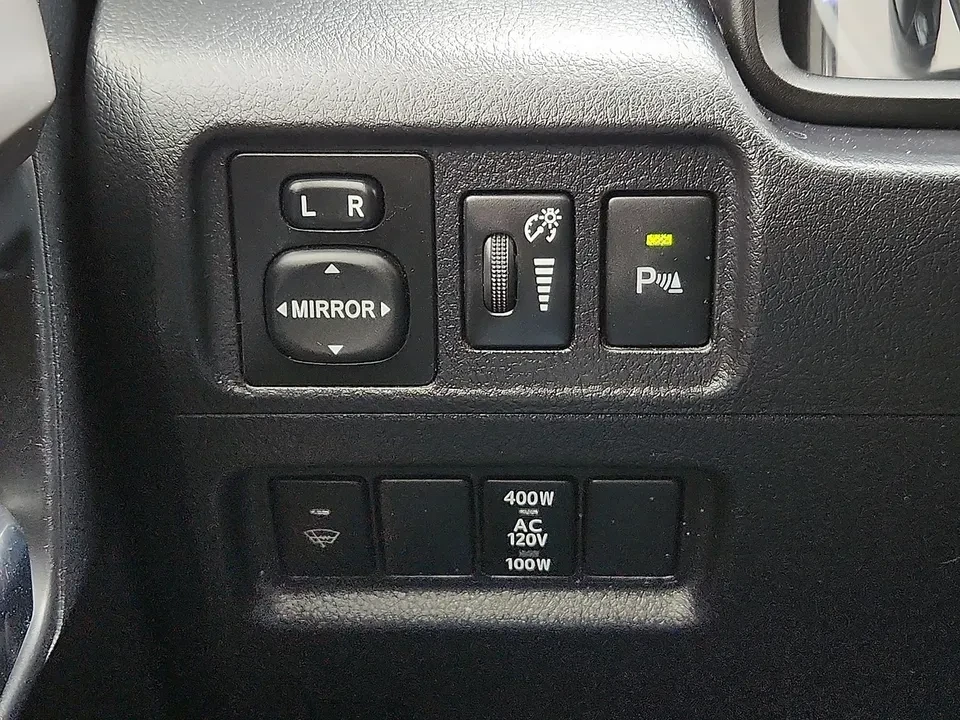 2014 Toyota 4Runner 5th Gen - Image 16 of 19