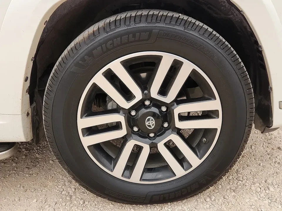 2014 Toyota 4Runner 5th Gen - Image 6 of 19