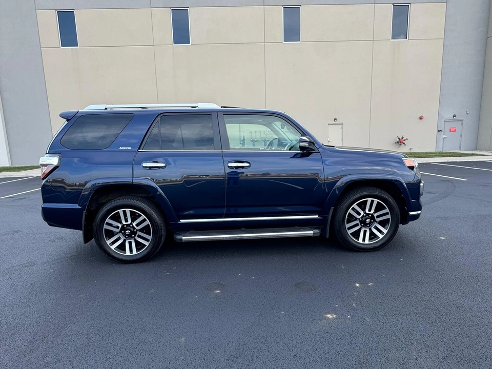 2014 Toyota 4Runner 5th Gen - Image 11 of 31