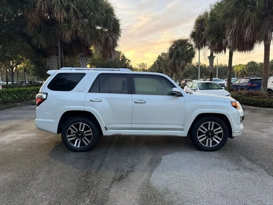 2014 Toyota 4Runner 5th Gen - Image 4 of 9