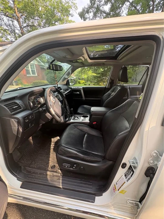 2014 Toyota 4Runner 5th Gen - Image 5 of 9