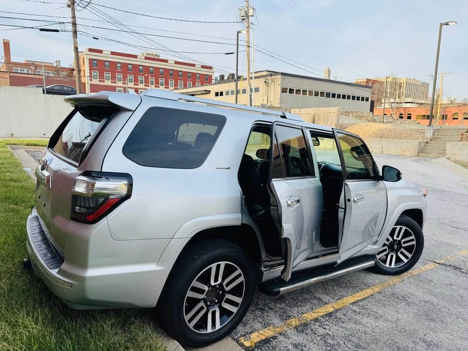 2014 Toyota 4Runner 5th Gen - Image 5 of 20