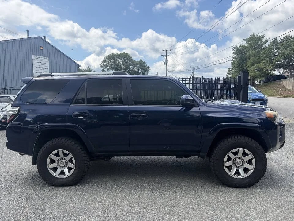 2014 Toyota 4Runner 5th Gen - Image 9 of 20