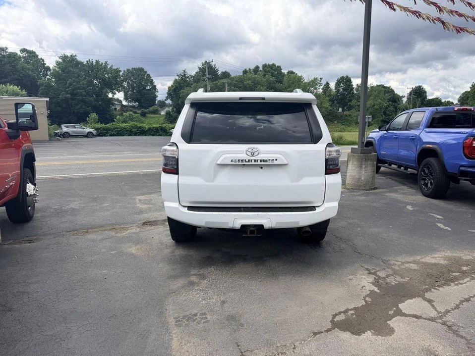 2014 Toyota 4Runner 5th Gen - Image 6 of 16