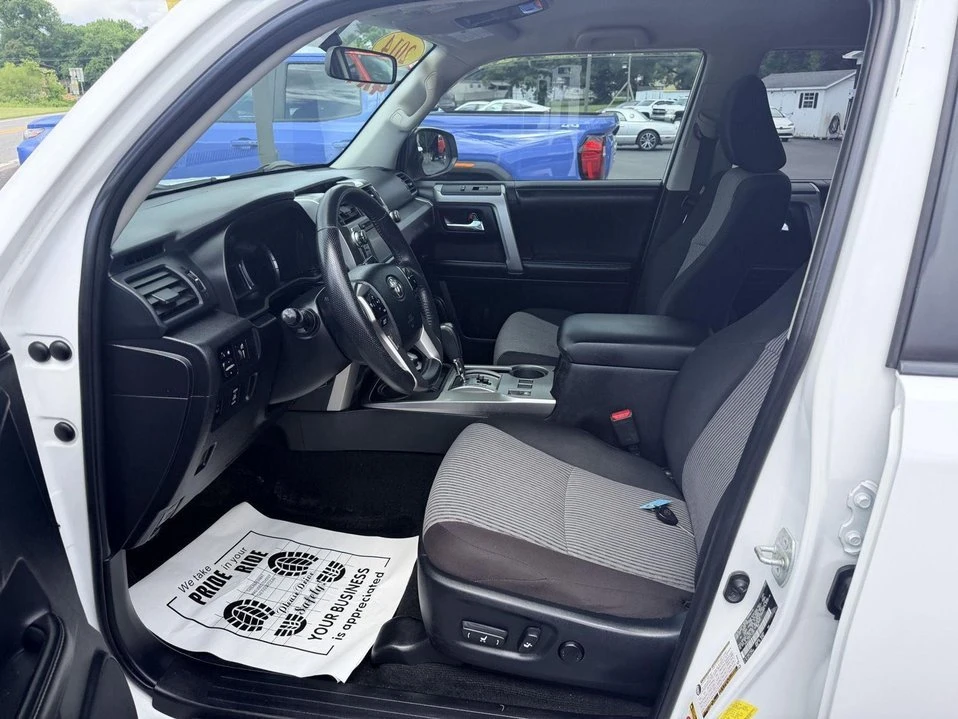 2014 Toyota 4Runner 5th Gen - Image 8 of 16