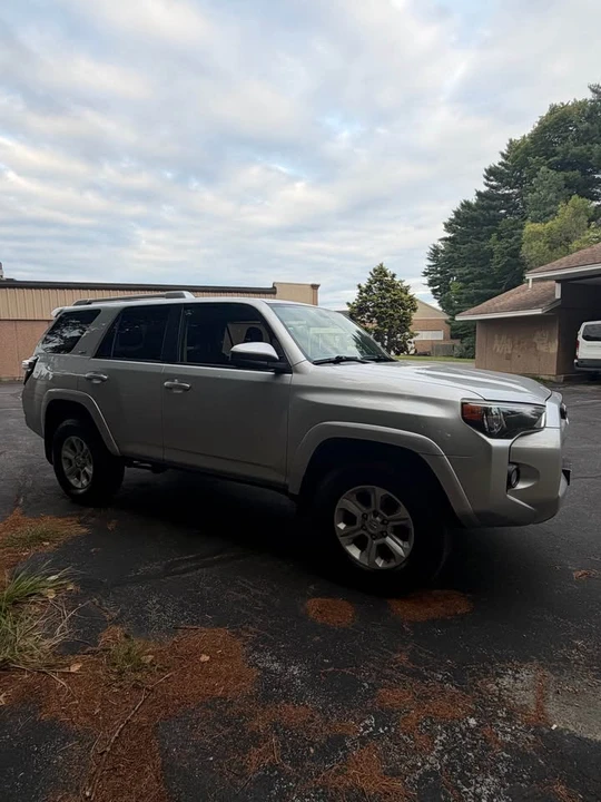 2014 Toyota 4Runner 5th Gen - Image 10 of 16
