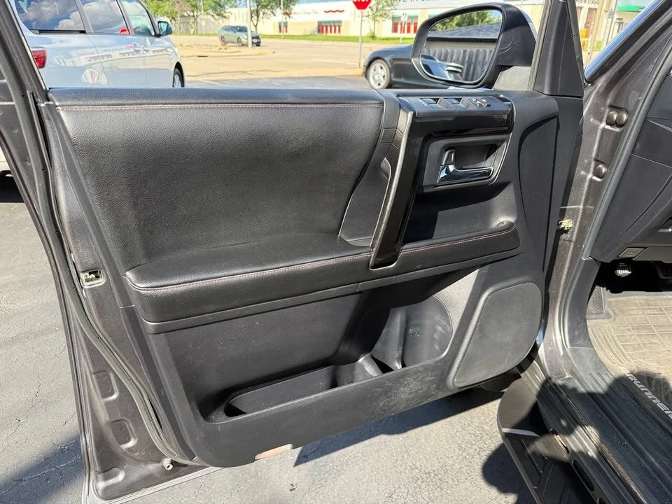 2014 Toyota 4Runner 5th Gen - Image 9 of 20