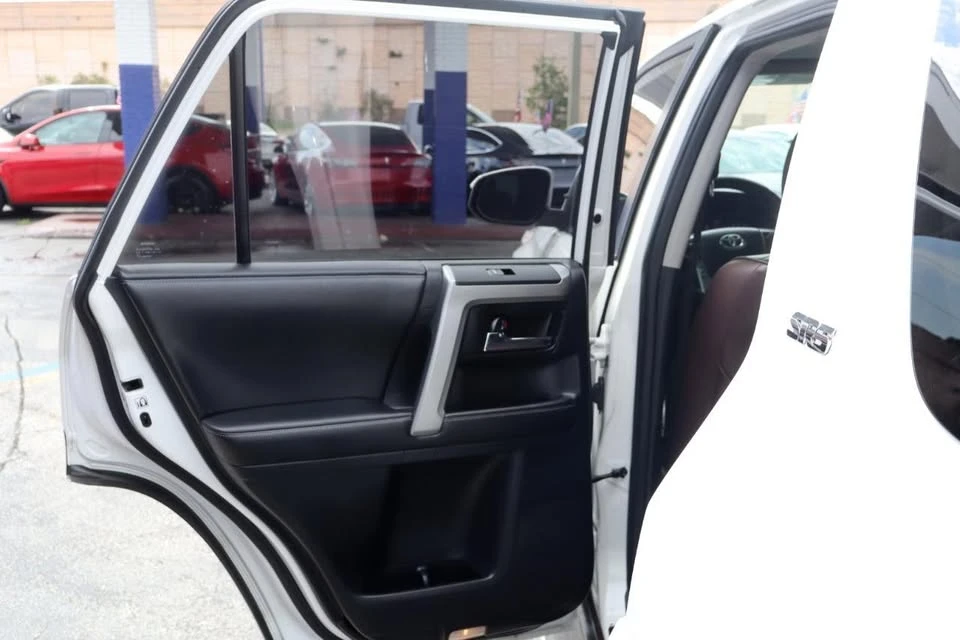 2014 Toyota 4Runner 5th Gen - Image 16 of 19