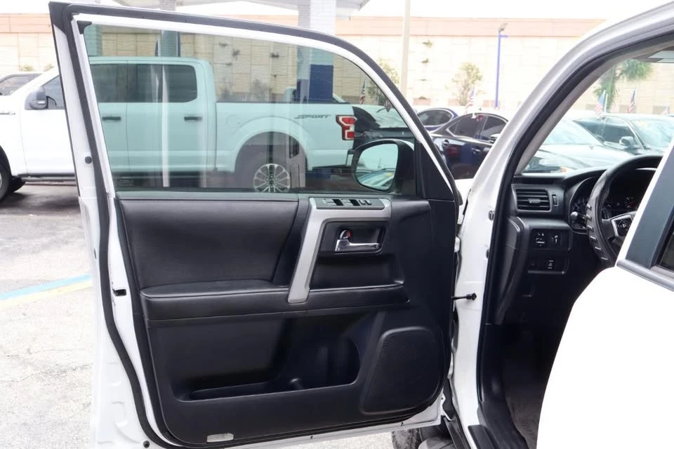 2014 Toyota 4Runner 5th Gen - Image 12 of 19