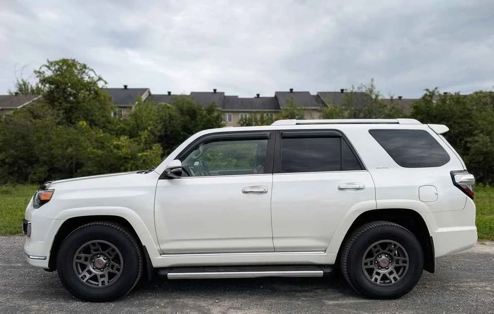 2014 Toyota 4Runner 5th Gen - Image 3 of 8