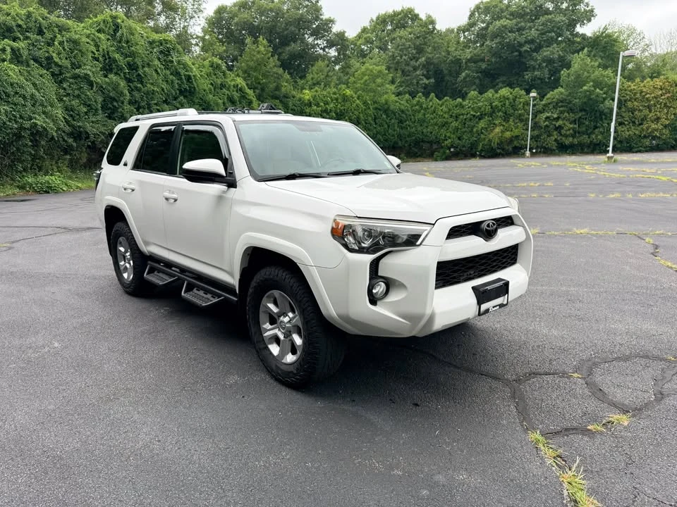 2014 Toyota 4Runner 5th Gen - Image 10 of 20