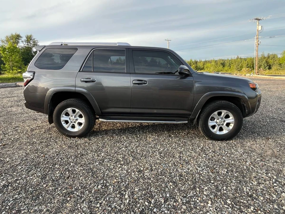 2014 Toyota 4Runner 5th Gen - Image 4 of 14
