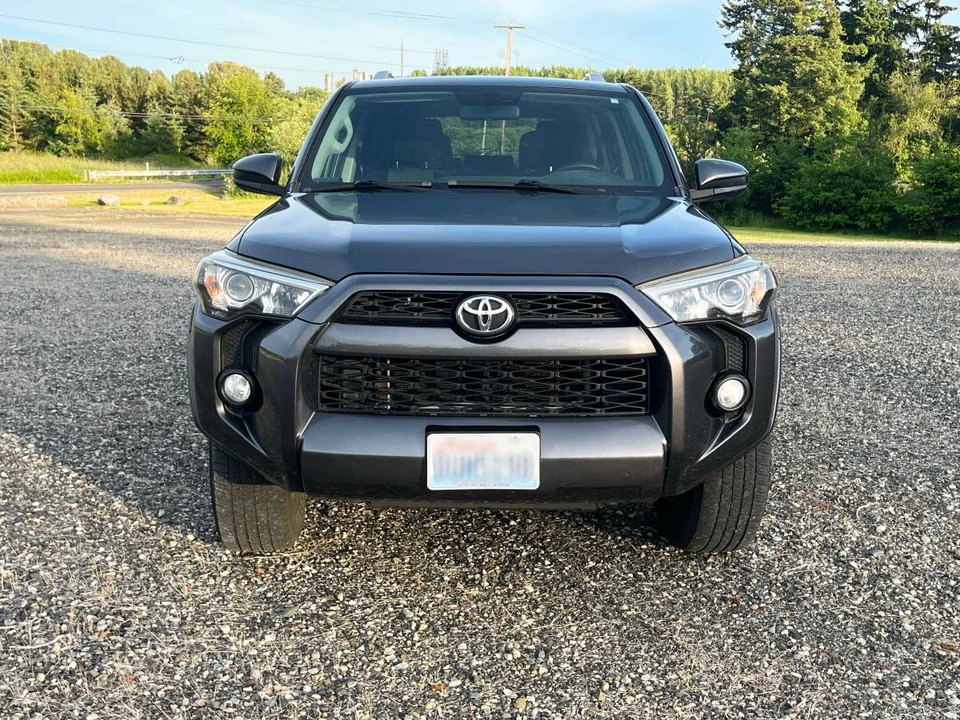 2014 Toyota 4Runner 5th Gen - Image 8 of 14